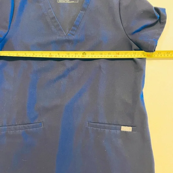 FIGS THE SET Navy Scrubs Casma Three-Pocket Top & Zamora Jogger Pants 📐S - Picture 8 of 15